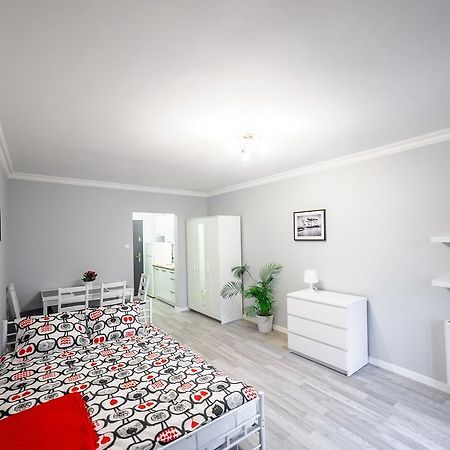 Апартаменти Apartament Grojecka Korotynskiego Варшава Номер фото