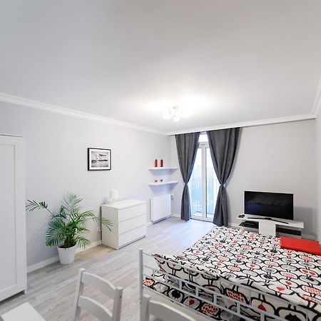 Апартаменти Apartament Grojecka Korotynskiego Варшава Номер фото